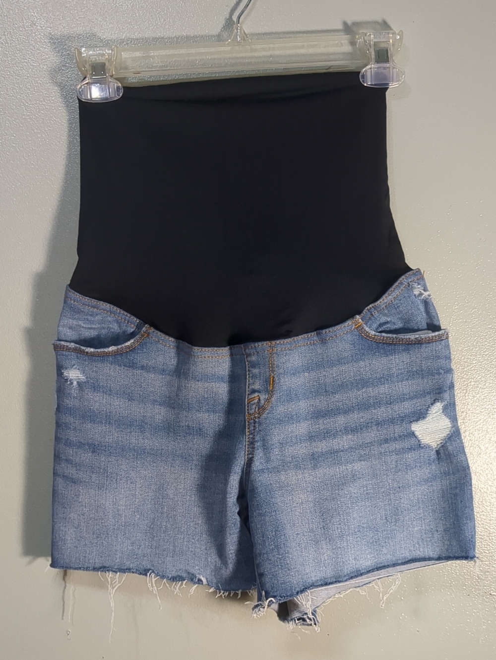 Ingrid & Isabel Black Panel Light Blue Distressed Denim Maternity Shorts, SZ 4